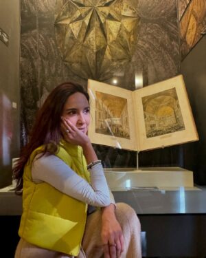 Anoushay Abbasi Instagram - - the wow world of DEM museum 

@goturkiye - @go__istanbul
