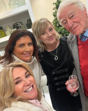 Anthea Turner Instagram - Happy 92nd Birthday Dad 🥳
You’re the bomb and we all love you ♥️
 @wendy_turner_webster came down with the ‘Lurgy’ so our trip the Greenwich Maritime Museum we will do on another day v soon. 
Not been there myself, since I played John Harrison in a Blue Peter film about Longitude wearing an itchy wig ! 🕰️ 😂

Last picture is one I gave Dad in a lovely frame. Mum had come filming with me, it was an about Britain holiday program and the subject was ‘rambling’ you can see here Mums idea of rambling clothes! 
I never saw her in Jeans, anything with a logo and even when she was ill always ‘front door ready’ with lipstick on should anyone pop in. ♥️♥️♥️