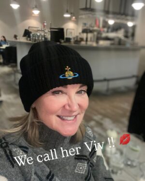 Anthea Turner Instagram - Just to bad outside so thought I’d give you a little photo dump ☔️ 📸 ☕️ 

Had the best time @englishnationalopera @londoncoliseum It’s my favourite theatre so beautiful and don’t forget to look up from the outside and enjoy the revolving turret 💫⚡️ Pirates of Penzance is excellent and if you really want to full experience treat yourself to a meal there before curtain up 🎭 
@boygeorgeofficial @vanessafeltzofficial & @markarmstrong581 who put his organising hat on and pulled out little gang together @pinkietessatoo @bobpereno 

@aldozilli_official is back in Mayfair opening this week @undercroftmayfair it’s in the crypt of St George’s Church Mayfair so you can’t miss it !! It was all champagne and nibbles so can’t wait to return for one of Aldo’s delicious Italian meals 🇮🇹 
@toniabuxton @michelledcollins & 
@nikkizilli who rocks !!🎸

All went on a family outing to @mountviewldn to see my nephew @freddie9webster in a production of ‘The 25th Annual Putnam County Spelling Bee’
It was Brilliant so much talent on the stage and dad was a very prod Pops 🫶

I look rubbish in Beanie Hats but I love @viviennewestwood  It’s Mark’s really and he doesn’t suit them either, but to keep your ears warm they are the  best and Viv’s  is a winner 🏆♥️

Trousers 👖 @donnaida