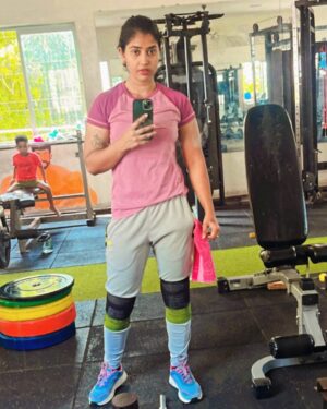Anuja Mule Instagram - रूबाब🔥🙌💯 

#insta #instagood #instagram #reels #reelsinstagram #viral #viralvideos #viralpost #viralphotos #viralphot #instaphoto #photooftheday #gymday #gymrat #gymmotivation #powergirl