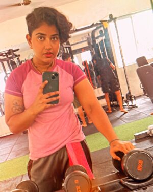 Anuja Mule Instagram - आपली चर्चा आहे कारण
आपला Attitude खतरा आहे😎 @anuja_mule_9146 #instagram #insta #instagood #instalike #instapost #instaohotography #instaphoto