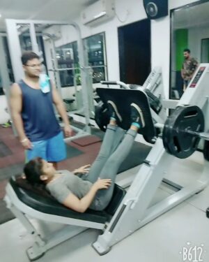 Anuja Mule Instagram - Leg day😎😎💪
