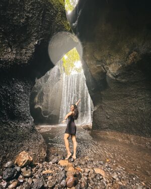 Anupama Gowda Instagram - Waterfall Girleeeee 

#bali #waterfall