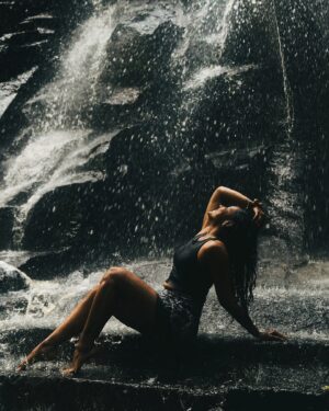 Anupama Gowda Instagram - Waterfall Girleeeee 

#bali #waterfall
