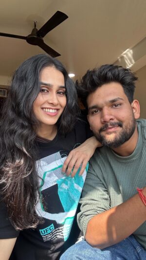 Anushka Kaushik Instagram - When you know-“yeh mere bina kuch bhi nhi kar paeyga “.😒🙁
.
.
.
.
.
[male friend, male best friend, friends, friendship, boy , girl,love , romance, romantic, rose day, valentines day, date, fun ,funny reels]
