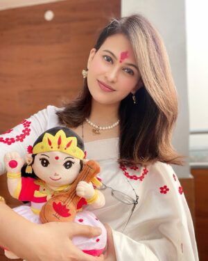 Arunima Dutta Instagram - May Goddess Saraswati bless you with wisdom and success. 
Happy Basant Panchami.

#happysaraswatipuja #basantpanchami #saraswatipuja #guwahati