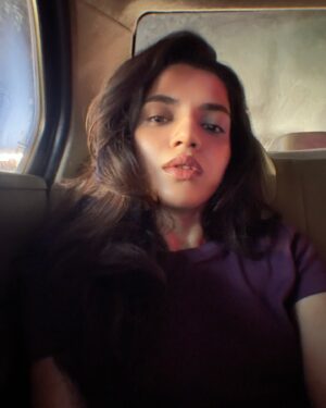 Asheema Vardaan Instagram - Red lights are just pit stops for daydreams like me 🚦✨.

#pisces #aasheemavardaan
