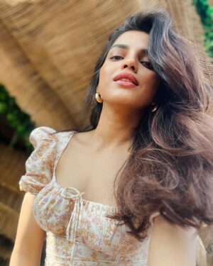 Asheema Vardaan Instagram - Brunch with a view 🙋‍♀️

#aasheemavardaan #brunch #date