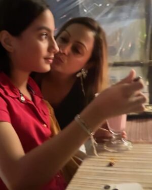 Ashita Dhawan Instagram - Life is all about creating memories so we can cherish them,Always & Humesha❤️
.
.
#the4Gclan #dhawanswhoarehappy