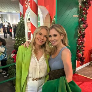 Ashley Jones Instagram - Kelly needs the hat, don’t we agree? (Photo #8). Thanks, Brad. It was fun. No one can ever say you don’t throw a good party! @bradleybell 
#boldandbeautiful @boldandbeautifulcbs 🎄
And @jennifergareis  thx itkyk 🦆🦅🦜
