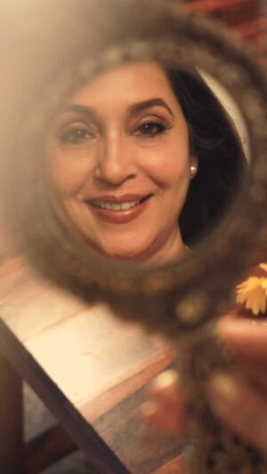 Ashwini Bhave Instagram - लिंबू कलर तुमच्यावर खूप खुलून दिसतो बरे..... One of the iconic dialogues of the movie बनवाबनवी and the truth of my glamour 🥰 

#styledbyprache #prachethestylist