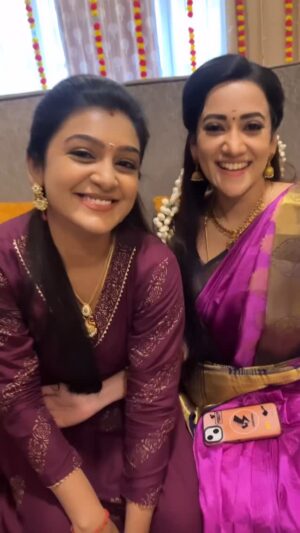 Asritha P Instagram - Sister’s goals✨ #neenaankaadhal ❤️

#reels #explore #explorepage #viral #instagood #reelsinstagram #reelsvideo #reelsviral #trendingreels #instagramreels #instareels #reelstamil #trendingnow #vijaytv #sisters #tamilserial #neenaankadhal #instadaily #instalike