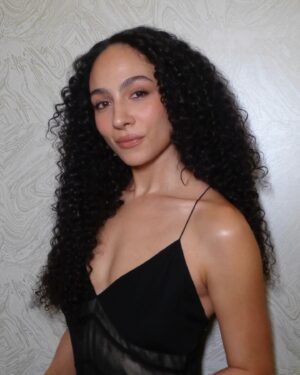 Aurora Perrineau Instagram - Vanity fair 🧚🏽‍♀️
Thanks beauty @marlavazquez