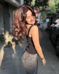Actress Avneet Kaur HD Photos and Wallpapers February 2025