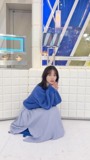 Aya Shibata Instagram - 🌹💙
ㅤㅤㅤㅤㅤㅤㅤㅤㅤㅤㅤㅤㅤ
ㅤㅤㅤㅤㅤㅤㅤㅤㅤㅤㅤㅤㅤ
今期は薬屋のひとりごと観てます。
久々に壬氏様のお姿を毎週観られるのが至高です🥹
ㅤㅤㅤㅤㅤㅤㅤㅤㅤㅤㅤㅤㅤ
壬氏様何と美しや。。！✨
ㅤㅤㅤㅤㅤㅤㅤㅤㅤㅤㅤㅤㅤ
ㅤㅤㅤㅤㅤㅤㅤㅤㅤㅤㅤㅤㅤ
そんな薬屋のひとりごとを思い出す、
青い薔薇のような綺麗なロイヤルブルーのニット💙🧶
ㅤㅤㅤㅤㅤㅤㅤㅤㅤㅤㅤㅤㅤ
今期は、年越し前から続いているものは引き続き
アオのハコ、チ。、シャングリラフロンティアは観ていて、

年明けからは
SAKAMOTO DAYS、薬屋のひとりごと、
天久鷹央の推理カルテ、Dr.STONE、
キン肉マンを今のところ観ています😋
ㅤㅤㅤㅤㅤㅤㅤㅤㅤㅤㅤㅤㅤ
何か忘れてたらみなさんまた教えてください😛💞
ㅤㅤㅤㅤㅤㅤㅤㅤㅤㅤㅤㅤㅤ
ㅤㅤㅤㅤㅤㅤㅤㅤㅤㅤㅤㅤㅤ
アベプラ衣装提供
スカート @limue_official
イヤリング、靴 @randa_pic
ㅤㅤㅤㅤㅤㅤㅤㅤㅤㅤㅤㅤㅤ
ㅤㅤㅤㅤㅤㅤㅤㅤㅤㅤㅤㅤㅤ
次回のアベプラは2月5日(水)出演です💙🥂
ㅤㅤㅤㅤㅤㅤㅤㅤㅤㅤㅤㅤㅤ
ㅤㅤㅤㅤㅤㅤㅤㅤㅤㅤㅤㅤㅤㅤㅤㅤㅤㅤㅤㅤㅤㅤㅤㅤㅤㅤ
#fyp #リール動画 #reelsinstagram #ブルーコーデ #薬屋のひとりごと #柴田阿弥 #ニットコーデ #壬氏