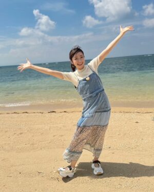 Ayaka Ohashi Instagram - #大橋彩香 ＆#田所あずさ による沖縄仲良し旅がJOYSOUND「みるハコ」で全国のカラオケルームにて配信開始しております✨

旅の様子や、スピンオフ企画として行われた生配信番組、ここでしか観られない「みるハコ」限定映像も見る事ができます！

2月3日（月）から3月30日（日）までの期間中、対象機種「JOYSOUND X1」「JOYSOUND MAX GO」を導入の対象のカラオケルームで配信🥳

ぜひカラオケでも楽しんでください🏝️(スタッフ)