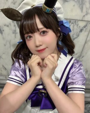 Ayasa Ito Instagram - ウマ娘リリイベ‼️初‼️半袖制服でした〜☺️
うまさまー楽しすぎるし楽曲派の顔付きになりまくり
そしてソロをなんとか終えることができて、ようやっと私の新年が明けそうです…👼
うまぴょいは何気にフルで踊るのがはじめてでした✌️
トレーナーさん応援に来てくれてありがとうございました〜！！！心強かったよう！！！