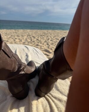Ayesha Curry Instagram - Cabo dump 📷 @stephencurry30