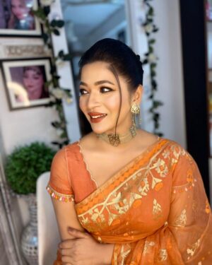Azmeri Haque Badhon Instagram - Touch & glow by Mareya Ahmed❤️