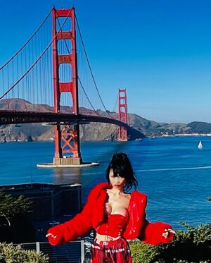 Bai Ling Instagram - Haha I am obsessed with this song do you? Sharing 20pics of me on the #goldengatebridge what an #amazing #sunnyday during my #dayoff #filming in #sanfrancisco that I went everywhere in San Francisco sighting the city’s fabulous beauty. . Which pic do you like? 

Feel #blessed to have the beauty of nature reflecting in my eyes and in my heart’s joy and excitement about life, I believe this is all we are the one  that is making it when our heart is dancing with joy, then what we see is the outside world matching us, giving us what we feel inside. 

I keep #singing this song and eventually my friend found it and we play it in the car, passing beautiful farms and #cows and #horses and beautiful #deers that they are just there living their lives, eating peacefully not pay any attention to anything. So simply in harmony. 

Even though it is winter so cold, still I went to play with the ocean’s big waves, lost in a beautiful deep forest #hiking #eating fresh #oysters on the seaside, some #frenchfood of cause cafe ,watched #goldengate bridge shining it’s glory in different times lights, morning evening, so stunningly beautiful I have been seen it from far away over the #baybridge where my film set is.

Amazing how everyday when the #production car picke me up to #filmset , I see the Golden Gate Bridge from so far away it seamed so so small like a toy, then when I am on it, it is so big and #stunning #powerful .

Well tomorrow to #movieset I will see it become so small again. Anything is about perspective and distance.

Cookie: Knowing that when our perspective changes then the nature of things change too, therefore when we are in trouble or in difficulties, all we have to do is just to change and shift our perspective then things will then charge too. This is exactly how you change your situations from negative to positive. We have the tools to make it the way we want it to be. Beauty is in the eyes of beholders. 

Love from sanfrancisco 💝😛👍

Click the link in my bio or just type in Google: Bai Ling Hollywood Shop to get your 2025 gifts 🎁🔮🧧
https://www.bailinghollywoodshop.com/

#bailingmovie #fashion #portraitphotography #positivevibes #positivity #白靈電影 #白靈時尚