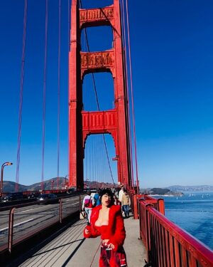 Bai Ling Instagram - Haha I am obsessed with this song do you? Sharing 20pics of me on the #goldengatebridge what an #amazing #sunnyday during my #dayoff #filming in #sanfrancisco that I went everywhere in San Francisco sighting the city’s fabulous beauty. . Which pic do you like? 

Feel #blessed to have the beauty of nature reflecting in my eyes and in my heart’s joy and excitement about life, I believe this is all we are the one  that is making it when our heart is dancing with joy, then what we see is the outside world matching us, giving us what we feel inside. 

I keep #singing this song and eventually my friend found it and we play it in the car, passing beautiful farms and #cows and #horses and beautiful #deers that they are just there living their lives, eating peacefully not pay any attention to anything. So simply in harmony. 

Even though it is winter so cold, still I went to play with the ocean’s big waves, lost in a beautiful deep forest #hiking #eating fresh #oysters on the seaside, some #frenchfood of cause cafe ,watched #goldengate bridge shining it’s glory in different times lights, morning evening, so stunningly beautiful I have been seen it from far away over the #baybridge where my film set is.

Amazing how everyday when the #production car picke me up to #filmset , I see the Golden Gate Bridge from so far away it seamed so so small like a toy, then when I am on it, it is so big and #stunning #powerful .

Well tomorrow to #movieset I will see it become so small again. Anything is about perspective and distance.

Cookie: Knowing that when our perspective changes then the nature of things change too, therefore when we are in trouble or in difficulties, all we have to do is just to change and shift our perspective then things will then charge too. This is exactly how you change your situations from negative to positive. We have the tools to make it the way we want it to be. Beauty is in the eyes of beholders. 

Love from sanfrancisco 💝😛👍

Click the link in my bio or just type in Google: Bai Ling Hollywood Shop to get your 2025 gifts 🎁🔮🧧
https://www.bailinghollywoodshop.com/

#bailingmovie #fashion #portraitphotography #positivevibes #positivity #白靈電影 #白靈時尚