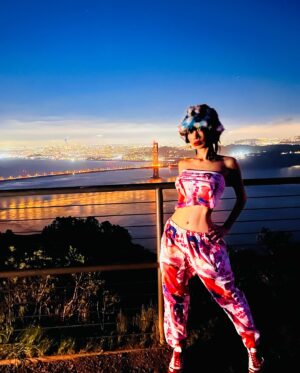 Bai Ling Instagram - Haha I am obsessed with this song do you? Sharing 20pics of me on the #goldengatebridge what an #amazing #sunnyday during my #dayoff #filming in #sanfrancisco that I went everywhere in San Francisco sighting the city’s fabulous beauty. . Which pic do you like? 

Feel #blessed to have the beauty of nature reflecting in my eyes and in my heart’s joy and excitement about life, I believe this is all we are the one  that is making it when our heart is dancing with joy, then what we see is the outside world matching us, giving us what we feel inside. 

I keep #singing this song and eventually my friend found it and we play it in the car, passing beautiful farms and #cows and #horses and beautiful #deers that they are just there living their lives, eating peacefully not pay any attention to anything. So simply in harmony. 

Even though it is winter so cold, still I went to play with the ocean’s big waves, lost in a beautiful deep forest #hiking #eating fresh #oysters on the seaside, some #frenchfood of cause cafe ,watched #goldengate bridge shining it’s glory in different times lights, morning evening, so stunningly beautiful I have been seen it from far away over the #baybridge where my film set is.

Amazing how everyday when the #production car picke me up to #filmset , I see the Golden Gate Bridge from so far away it seamed so so small like a toy, then when I am on it, it is so big and #stunning #powerful .

Well tomorrow to #movieset I will see it become so small again. Anything is about perspective and distance.

Cookie: Knowing that when our perspective changes then the nature of things change too, therefore when we are in trouble or in difficulties, all we have to do is just to change and shift our perspective then things will then charge too. This is exactly how you change your situations from negative to positive. We have the tools to make it the way we want it to be. Beauty is in the eyes of beholders. 

Love from sanfrancisco 💝😛👍

Click the link in my bio or just type in Google: Bai Ling Hollywood Shop to get your 2025 gifts 🎁🔮🧧
https://www.bailinghollywoodshop.com/

#bailingmovie #fashion #portraitphotography #positivevibes #positivity #白靈電影 #白靈時尚