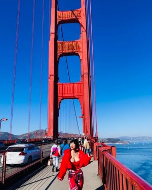 Bai Ling Instagram - Haha I am obsessed with this song do you? Sharing 20pics of me on the #goldengatebridge what an #amazing #sunnyday during my #dayoff #filming in #sanfrancisco that I went everywhere in San Francisco sighting the city’s fabulous beauty. . Which pic do you like? 

Feel #blessed to have the beauty of nature reflecting in my eyes and in my heart’s joy and excitement about life, I believe this is all we are the one  that is making it when our heart is dancing with joy, then what we see is the outside world matching us, giving us what we feel inside. 

I keep #singing this song and eventually my friend found it and we play it in the car, passing beautiful farms and #cows and #horses and beautiful #deers that they are just there living their lives, eating peacefully not pay any attention to anything. So simply in harmony. 

Even though it is winter so cold, still I went to play with the ocean’s big waves, lost in a beautiful deep forest #hiking #eating fresh #oysters on the seaside, some #frenchfood of cause cafe ,watched #goldengate bridge shining it’s glory in different times lights, morning evening, so stunningly beautiful I have been seen it from far away over the #baybridge where my film set is.

Amazing how everyday when the #production car picke me up to #filmset , I see the Golden Gate Bridge from so far away it seamed so so small like a toy, then when I am on it, it is so big and #stunning #powerful .

Well tomorrow to #movieset I will see it become so small again. Anything is about perspective and distance.

Cookie: Knowing that when our perspective changes then the nature of things change too, therefore when we are in trouble or in difficulties, all we have to do is just to change and shift our perspective then things will then charge too. This is exactly how you change your situations from negative to positive. We have the tools to make it the way we want it to be. Beauty is in the eyes of beholders. 

Love from sanfrancisco 💝😛👍

Click the link in my bio or just type in Google: Bai Ling Hollywood Shop to get your 2025 gifts 🎁🔮🧧
https://www.bailinghollywoodshop.com/

#bailingmovie #fashion #portraitphotography #positivevibes #positivity #白靈電影 #白靈時尚