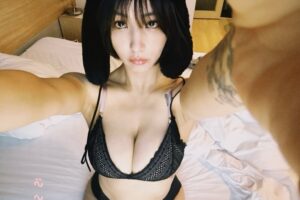 Bambi Watanabe Instagram - 2024🍏も大変お世話になりました。
2025🍎もどうぞよろしくお願いいたします。