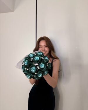 Bang Min-ah Instagram - 👗greengreendress & flower