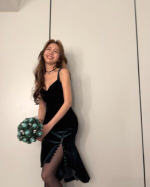 Bang Min-ah Instagram - 👗greengreendress & flower