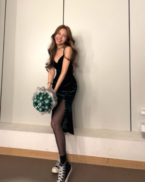 Bang Min-ah Instagram - 👗greengreendress & flower