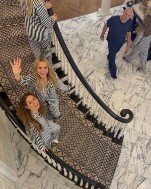 Barbara Alyn Woods Instagram - Christmas 2024 @fariaresorts Belle River Mansion
A week of laughter and love and family ❤️🎁❤️🎄❤️