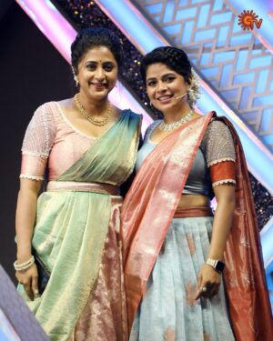Bavithra B Instagram - Mithra in parallel universe 🤪

#SunTV #Bavithra #Singappenne #SunDigital