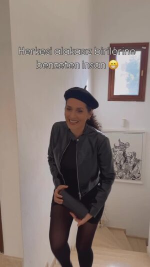 Bengi İdil Uras Instagram - Herkesi alakasız birilerine benzeten insan 😁