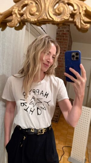 Beth Riesgraf Instagram - Had the most wonderful time celebrating my beautiful friend and all the incredible things unfolding in her life. There’s nothing like comfort food, great company, and the happy vibes. Grateful for moments like these. ✨ HBD @anamiahmed #GoodVibes #GratefulHeart