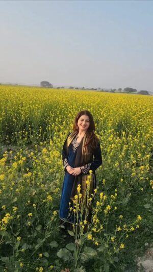 Bhagyashree Instagram - Prayagraj... the land of Sangam

Where not just the rivers meet.. but minds too...the spiritual existance that binds us together as souls.

#prayagraj #sangam  #mahakumbh #kumbh #traveltalesbyb #harhargange