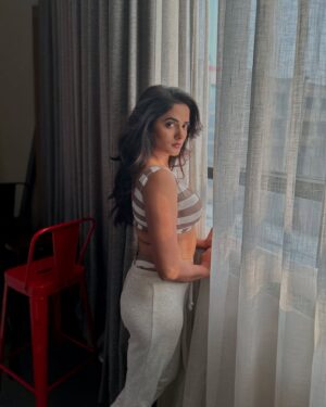 Bhagyashree Mote Instagram - Biggest flex is self love!🫶🏻 #droppingsoon #newshoot #nofilter