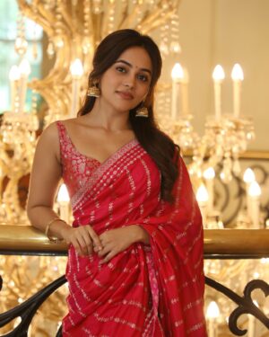 Bhavani Sre Instagram - ✨Pooja Production no.2 #dharanirajendran 
Jewellery : @mspinkpantherjewel 
Outfit : @shruthimanjari
Hair : @anitasmakeupartistry
Shot by : @_vishnuprasath