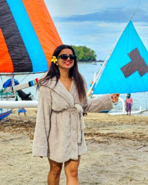 Bhavini Purohit Instagram - Discovering the world one place at a time ,Exploring New Horizons 🔥
.
Location - Lombok,Indonesia
PicCr- @dhavalmavreck 
.
Wearing- @amazonfashionin 
.
{ Influencer,travel,explore,trend,trending,couple,fashion,style}
.
#influencer #style #trend #trending #love #horizon #travel #travelgram #crazy #travelling #amazon #amazonfinds #amazonfashion #getstyledwithamazon #sale #shopping