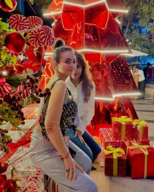 Bhoomika Mirchandani Instagram - 🎄🎁