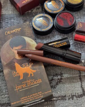Bhumika Thakkar Instagram - NEW Twilight New Moon X @colourpopcosmetics Collection 

This limited edition collection includes;

Twilight New Moon Eyeshadow Palette - Create endless fantasy looks with 15 oranges, golds and red smokey shades that represent the warm tones in each New Moon scene.

SOL Glow Oil in It’s a Wolf Thing- Get a warm golden glow inspired by Jacob with this rich, moisturizing body oil that gives skin a hint of colour and subtle luminosity.

Super Shock Shadow in We Won’t Bite & The Volturi - Take a swipe of our famous OG crème-to-powder formula in 2 new Tie-Dye shades that deliver supercharged sparkling colour.

Multichrome Shadow Stix in Wolf Girl, It’s Always Been Him & Vampire Girl, Bella! - Get high-impact, colour-shifting pigment with our super creamy multichrome eyeshadow stick in 3 new shades!

Where the Hell Have You Been, Loca? Lip Kit, You Can’t Trust Vampires Lip Kit - LIPPIE PENCIL & POWER POUT
TRANSFER-PROOF 8HR LIPSTICK KITS
Get the perfect matte pout with our mahogany brown and vampy red lip combos inspired by Jacob and The Volturi!

Ultra Glossy Lip in Runs with Vampires - Swipe on our smoothing metallic true red lip gloss infused with Hyaluronic Acid for lips that are always glossy, never sticky.

#twilightnewmoon #twilightsaga #twilightnewmoonxcolourpop #twilightxcolourpop #colourpopme #colourpopcollection #colourpopmakeup #colourpopindia #colourpopxbhumika #indianbeautyblogger #indianmakeupblogger #PR #PRUnboxing