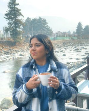 Bhumika Thakkar Instagram - Going to miss the hot chocolate season, already dreading the upcoming Mumbai summers 😒

#hotchocolatetime #hotchocolateseason #kashmir #kashmir_lovers #pahalgam #hotelheevanpahalgam #cafewilopahalgam #kashmirwinter #indiantravelblogger #indiantravelgram