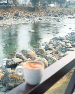 Bhumika Thakkar Instagram - Going to miss the hot chocolate season, already dreading the upcoming Mumbai summers 😒

#hotchocolatetime #hotchocolateseason #kashmir #kashmir_lovers #pahalgam #hotelheevanpahalgam #cafewilopahalgam #kashmirwinter #indiantravelblogger #indiantravelgram