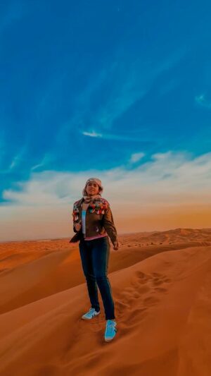 Bhumika Thakkar Instagram - DUBAI ❤️

#dubaireels #visitdubai #travelreel #indiantravelblogger #indiantravelgram #indiantraveller #luxurytraveller #indianluxuryblogger #luxurytraveller #dubaidesertsafari @visit.dubai