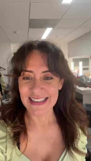 Bibiana Navas Instagram - Última función de Luzmi, backstage, gracias @herotheatre por traer Estas historias Bella’s al Teatro, we are familia now @stephanie.hoston @petertheatre @mshelenab @carla.valentine.3 @petertheatre @emanuel.loarca @adrian.quipal @julianjqn