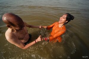 Bindu Madhavi Instagram - Thanku Amit for capturing this presious moment🙏 @amit.alony 

#mahakumbhmela2025 #prayagraj