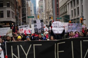 Bojana Novaković Instagram - 🇷🇸
U znak podrške i solidarnosti je i dijaspora u Njujorku danas zastala. 

SviĆe i Njujork će! 🐰

🇬🇧
As a sign of support and solidarity, the diaspora in New York stopped today.

Photo: 
@1986ph 
@johnnie_brada
@shustikla
