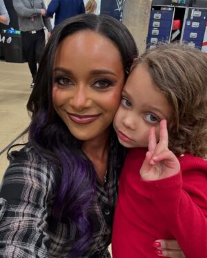 Brandi Runnels Instagram - We both got our faces beat today  by @vc_makeupartist 🤩 at #RAW ATL
