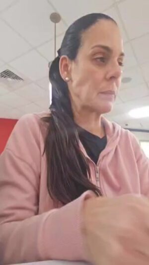 Brenda Robles Instagram - Ya mi mami descansa en eterna paz