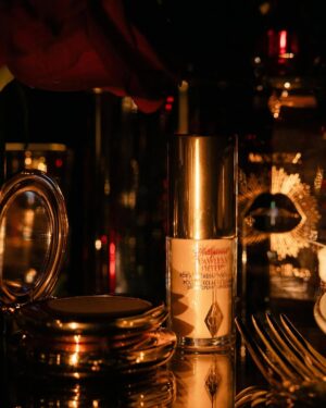Brooks Nader Instagram - TWENTY ATE 🎂 🎉 💃. !!!!! Thank you @charlottetilbury for the most MAGICAL birthday dinner to celebrate with all my people, the fragrance says it ALL 💋